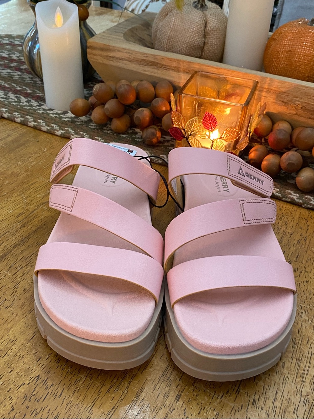 New Gerry platform sandals…size 6
